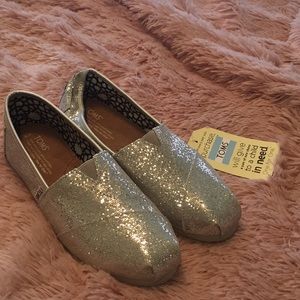 Silver NWT Toms